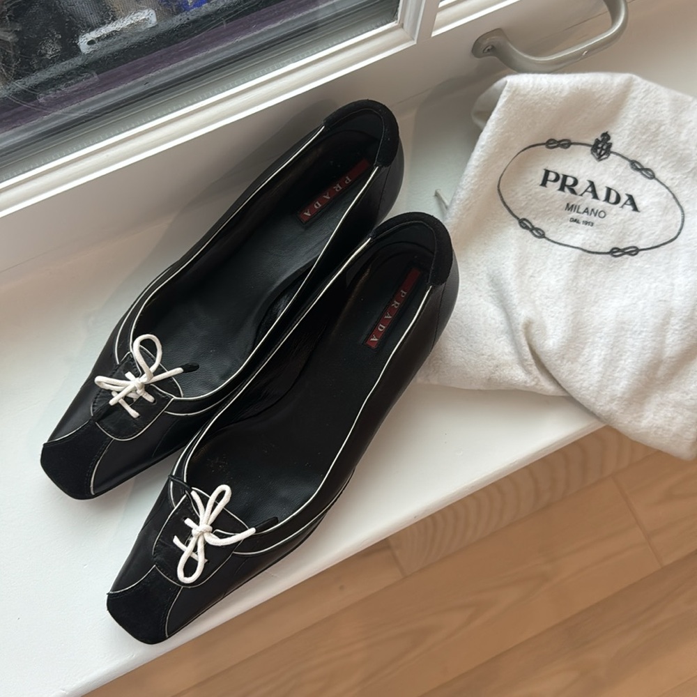 Prada Black Leather Lace-Up Kitten Heels - Size 37.5